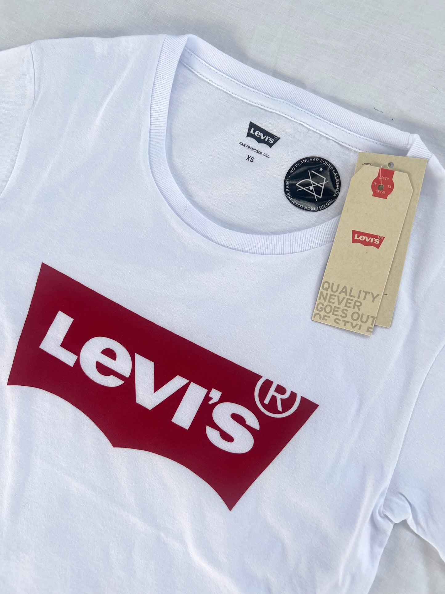 Remera Levi’s clásica