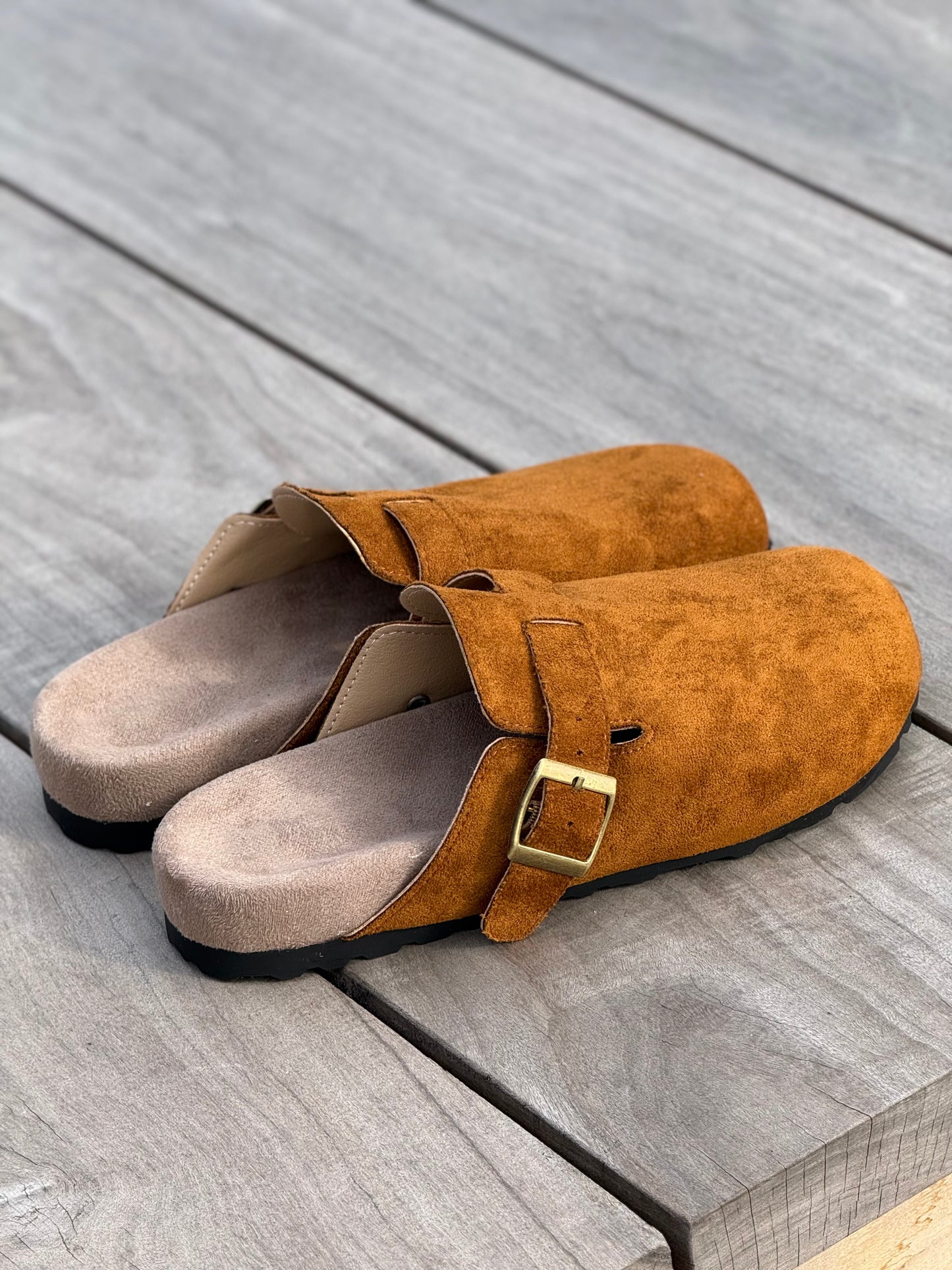 Zuecos Camel