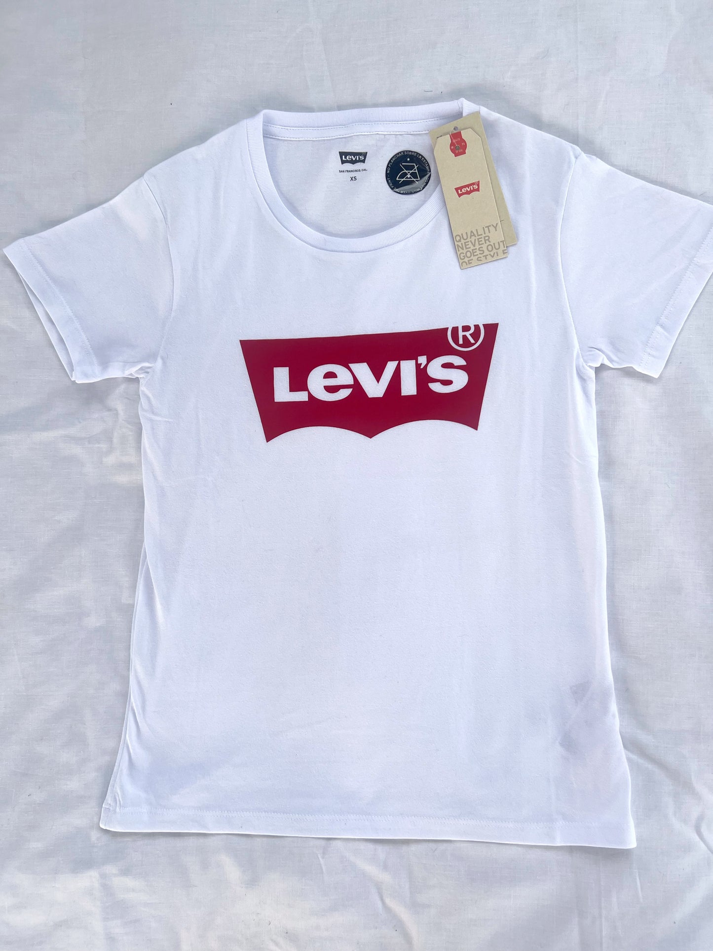 Remera Levi’s clásica