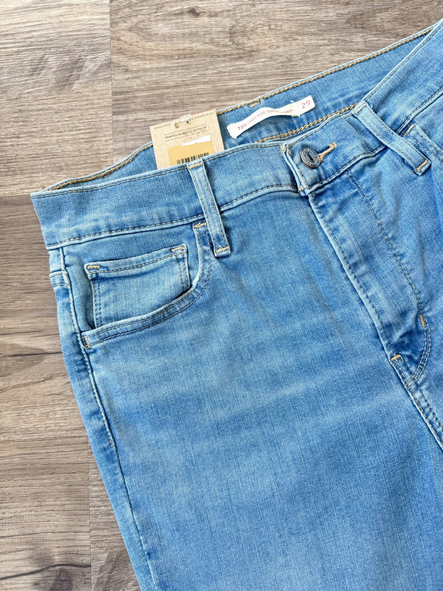 Jean Levi’s 720 claro
