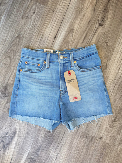 Short Levis high rise claro