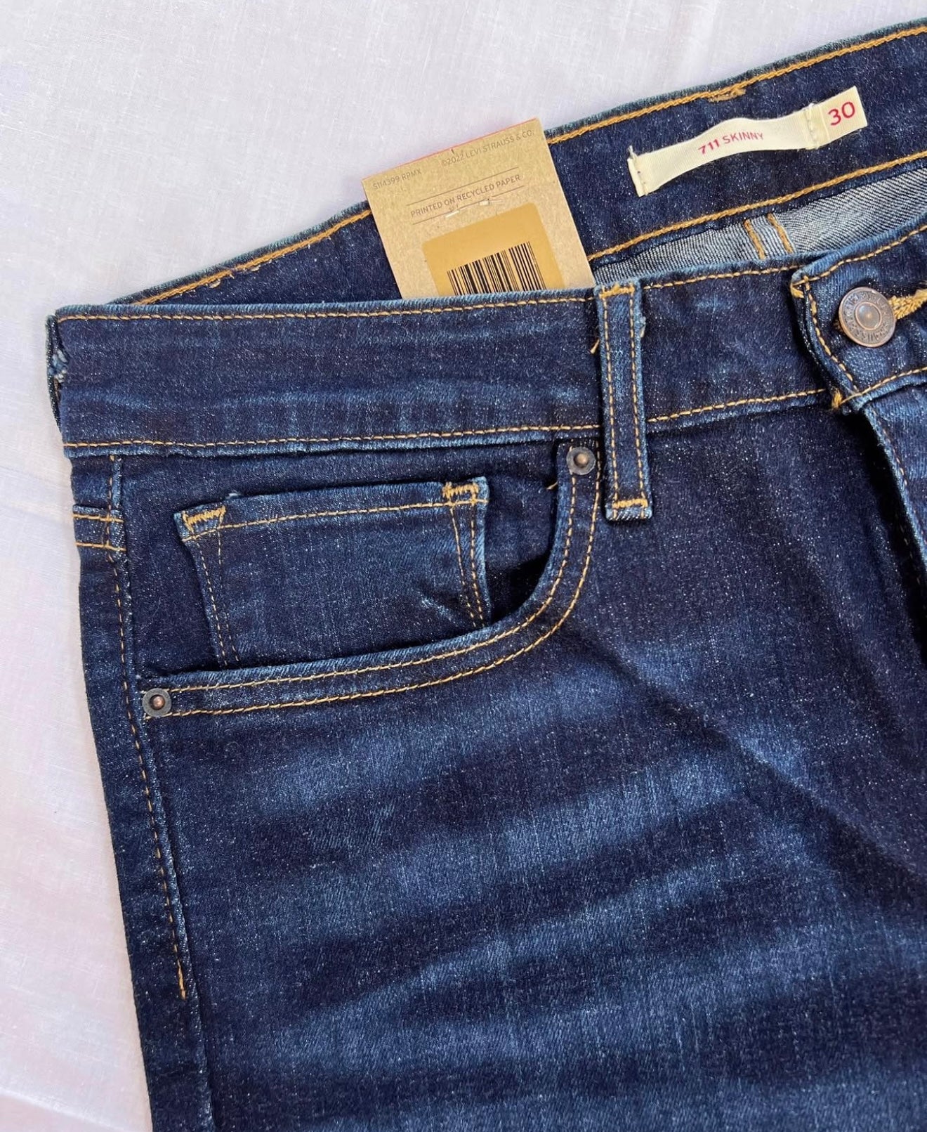 Jean Levi’s 711 tiro medio
